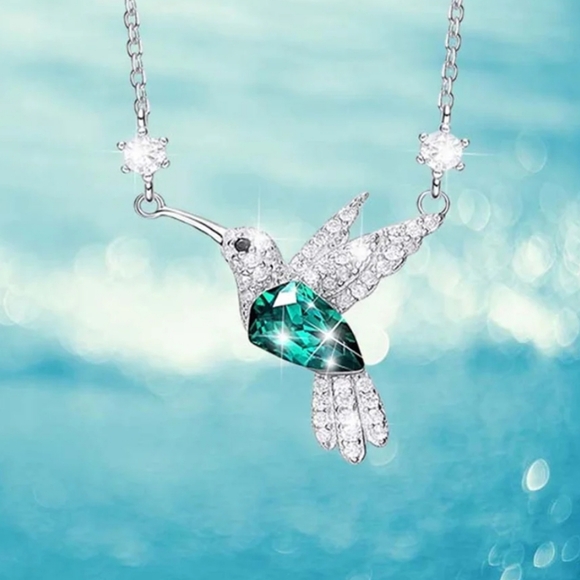 Silver tone Fashion Crystal Hummingbird Pendant Necklace Exquisite Shiny Zircon - Picture 3 of 10